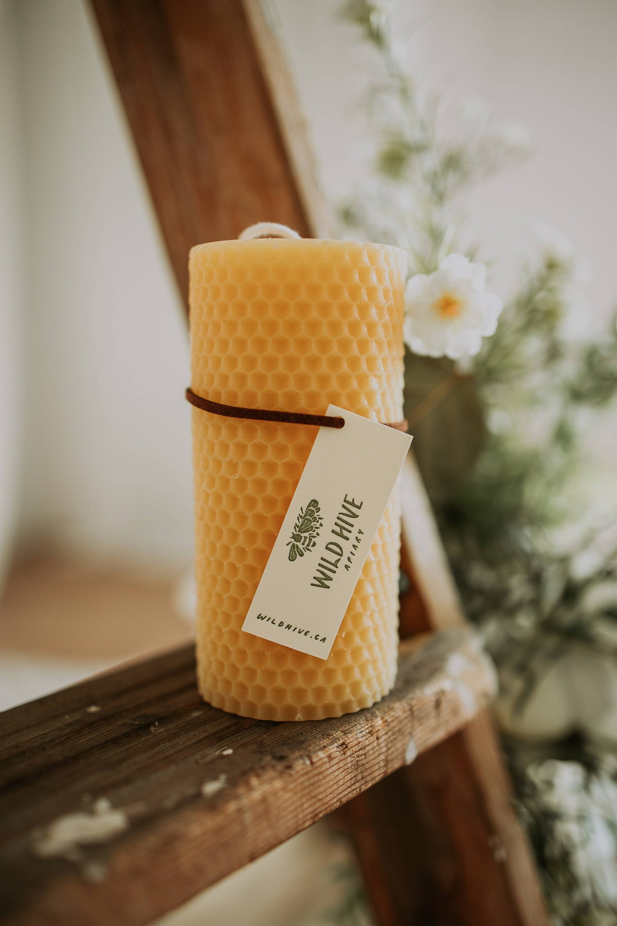 Beeswax Honeycomb Cylinder Candle