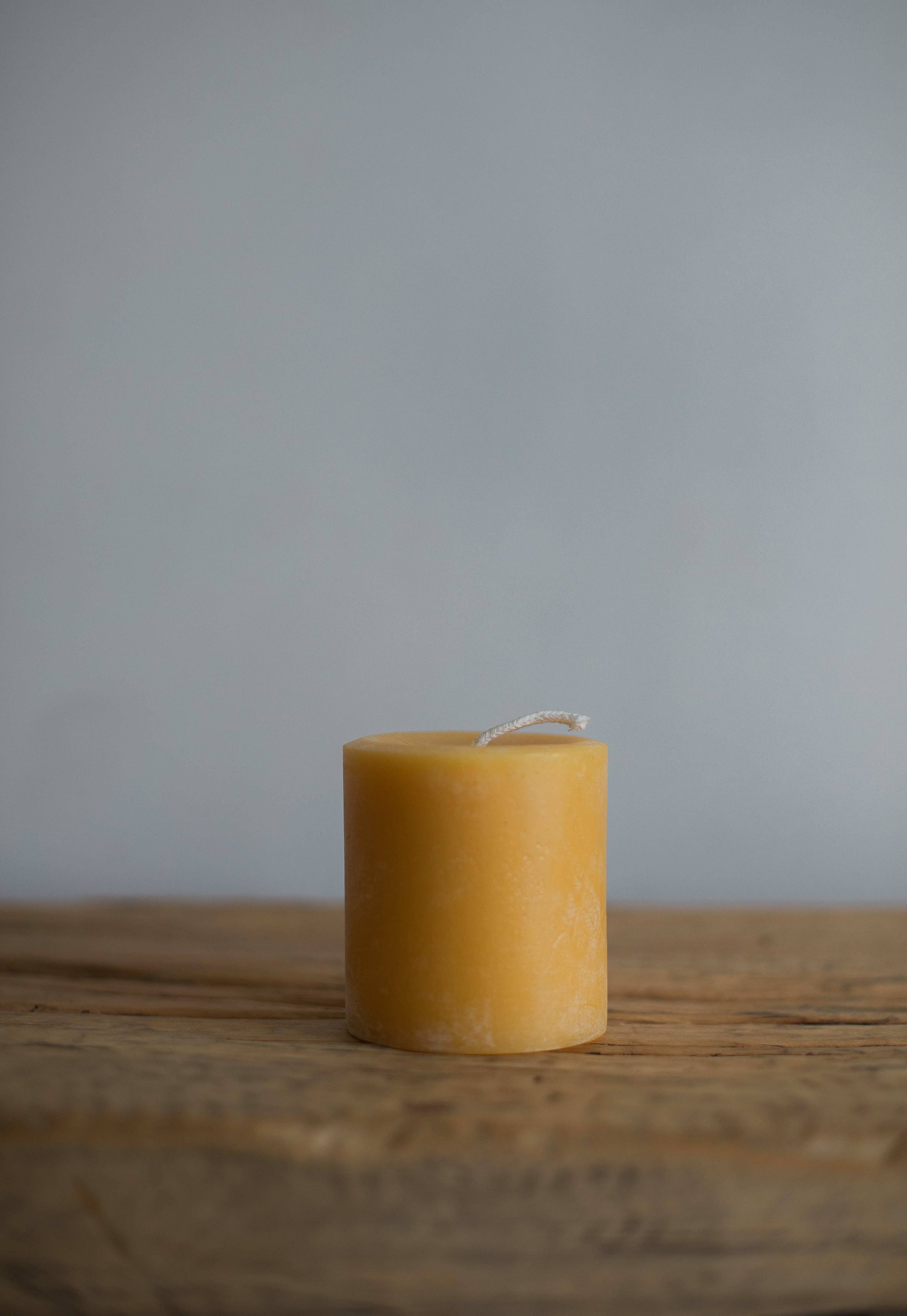 Beeswax Small Round Candle