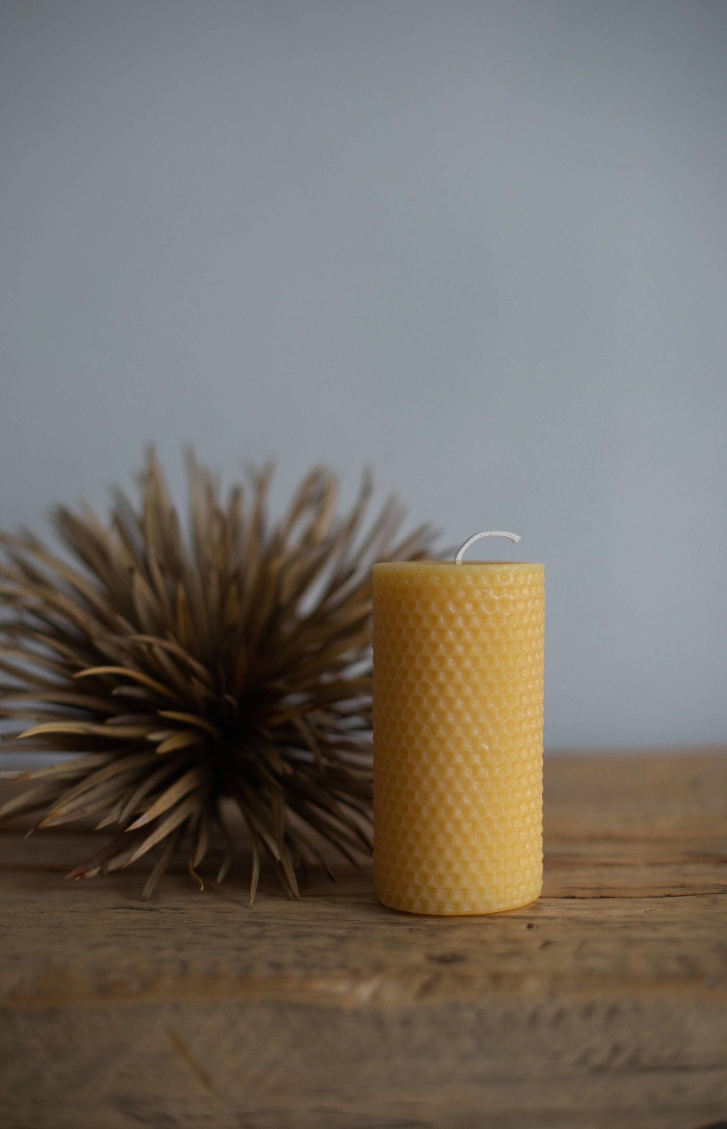 Beeswax Honeycomb Cylinder Candle