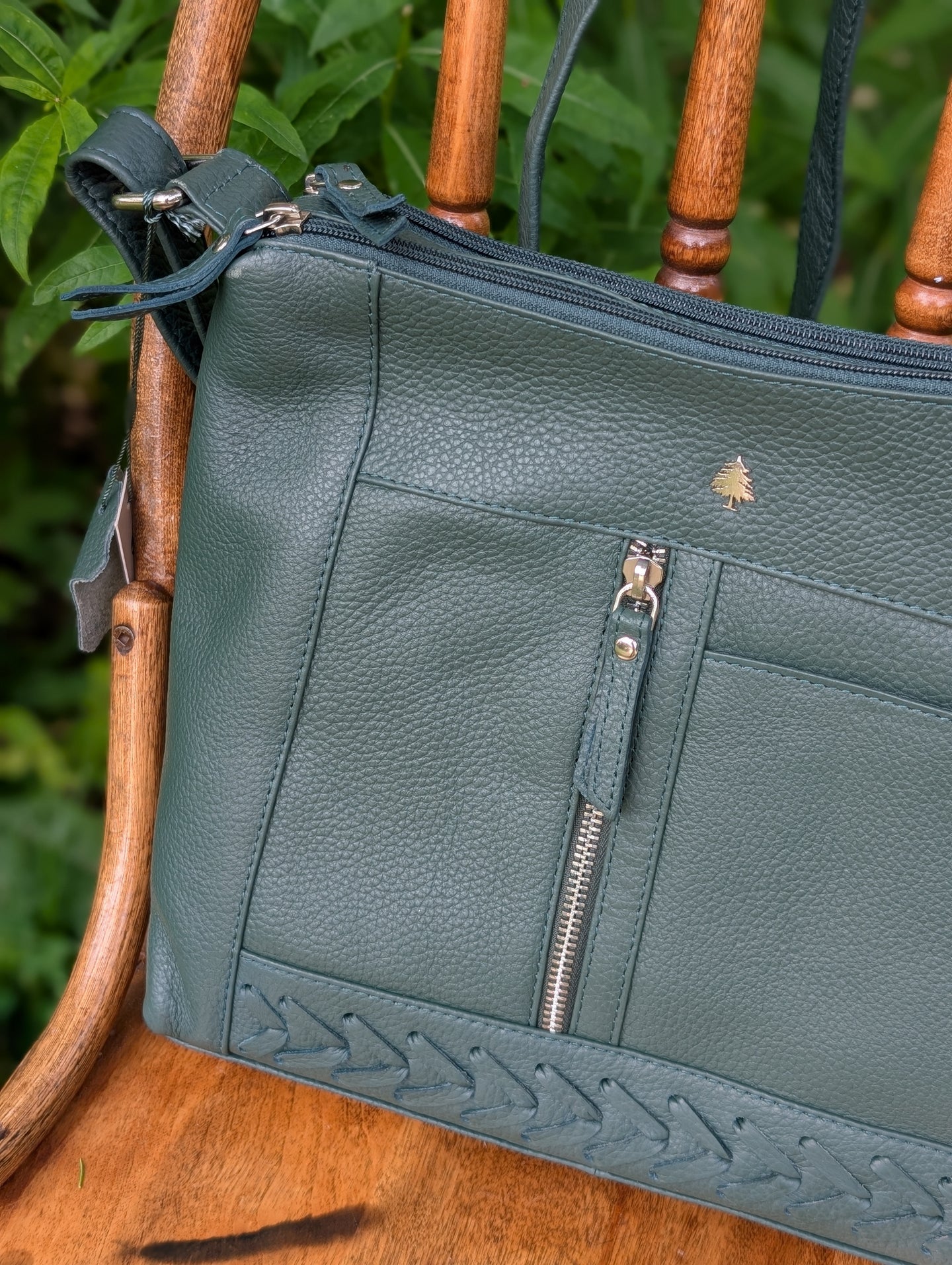 Elegant Leather Crossbody Bag Tressa – Stylish & Functional